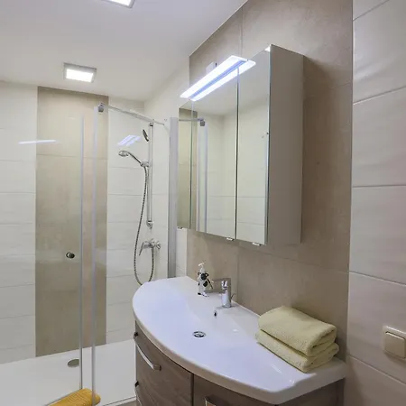 Haslbauer * Steinbach am Attersee