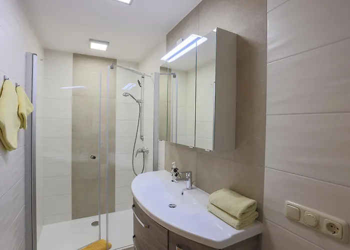 Haslbauer * Steinbach am Attersee